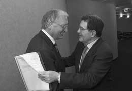 Romano Prodi con il commissario europeo per l'Allargamento Gnter Verheugen