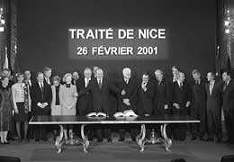 La cerimonia della firma del trattato di Nizza